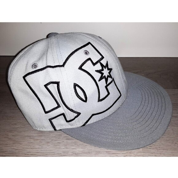 Vintage Y2k DC Skate Shoes Logo Black Grey Baseball Hat Trucker Cap 210 Fitted - Picture 1 of 11